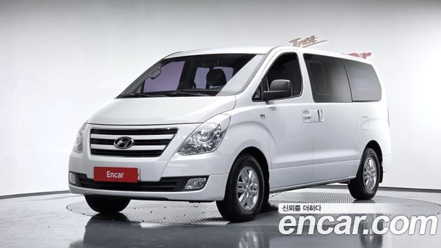 Hyundai Starex 5-Seater Van Modern