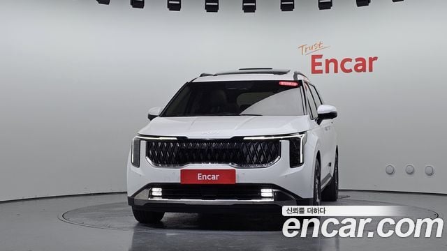 Kia Carnival HEV 9-Seater Noblesse