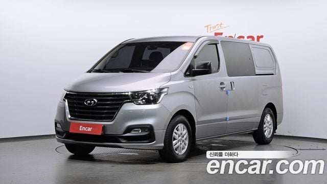 Hyundai Starex Van 5-Seater Modern