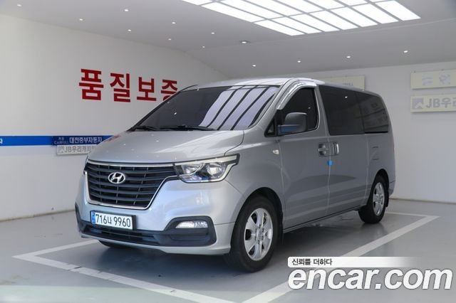 Hyundai Starex Kombi 12-Sitzer Smart