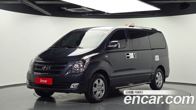 Hyundai Starex 4WD 11-Sitzer Kombi Smart