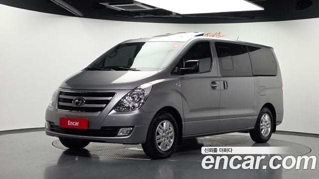 Hyundai Starex 11-Sitzer Kombi Modern