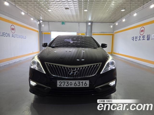 Hyundai Grandeur HG240 Modern