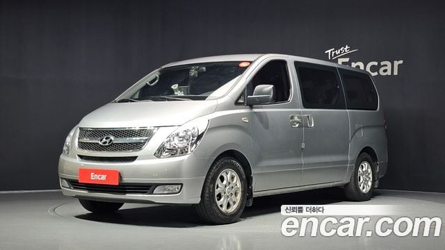 Hyundai Starex 12-Sitzer Kombi CVX Deluxe