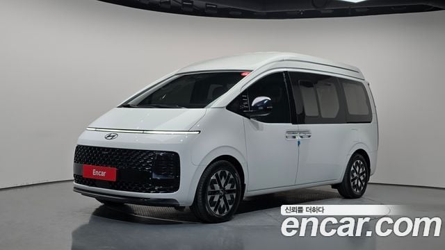 Hyundai Staria 4WD Lounge 9-Sitzer Limousine