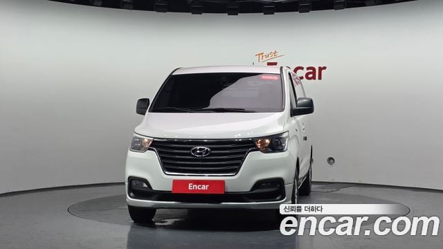 Hyundai Starex Van 3-Seater Smart