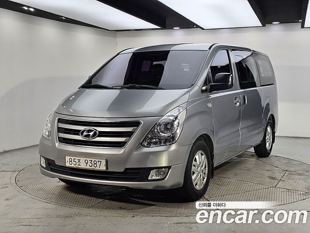Hyundai Starex 5-Sitzer Van Modern