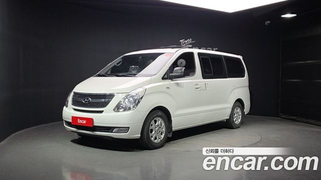 Hyundai Starex 12-Sitzer Kombi CVX Premium