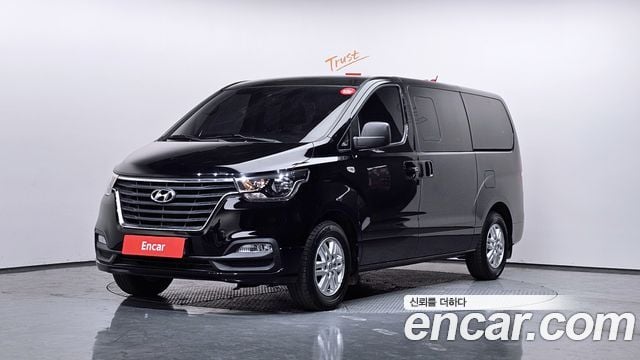 Hyundai Starex Van 5-Seater Smart