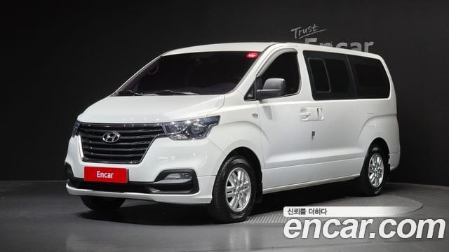 Hyundai Starex Van 5-Sitzer Modern