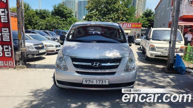Hyundai Starex 5-Sitzer Van CVX Deluxe