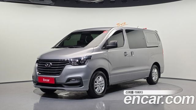 Hyundai Starex Van 5-Sitzer Modern