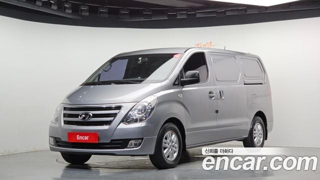 Hyundai Starex 3-Sitzer Van Smart