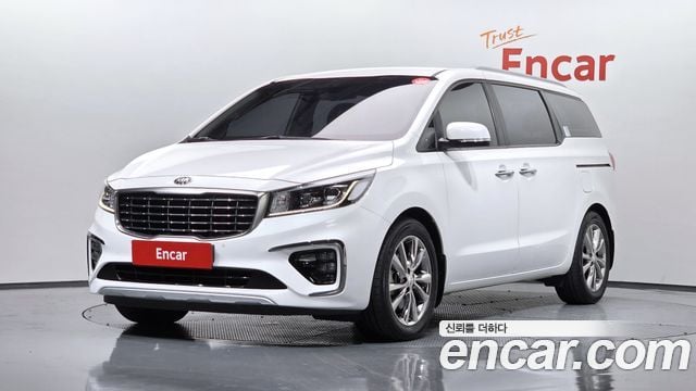 Kia Carnival 9-Seater Luxury
