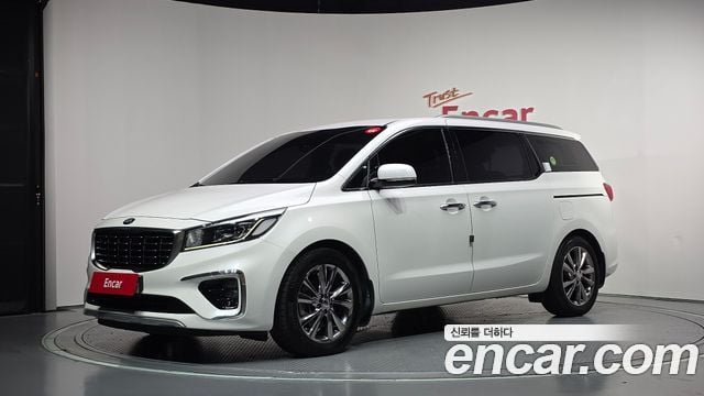 Kia Carnival 9-Seater Prestige