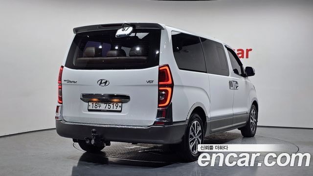 Hyundai Starex Urban 9-Sitzer Exclusive