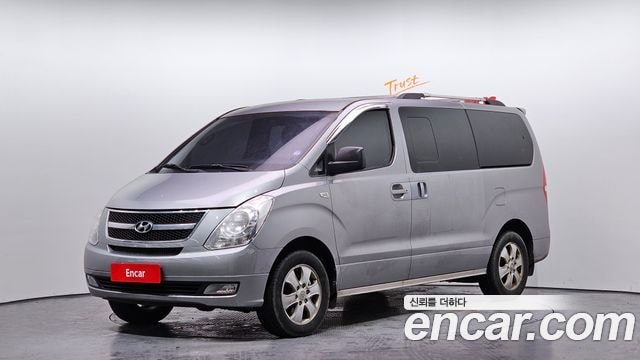 Hyundai Starex 4WD 12-Sitzer Kombi CVX Luxury