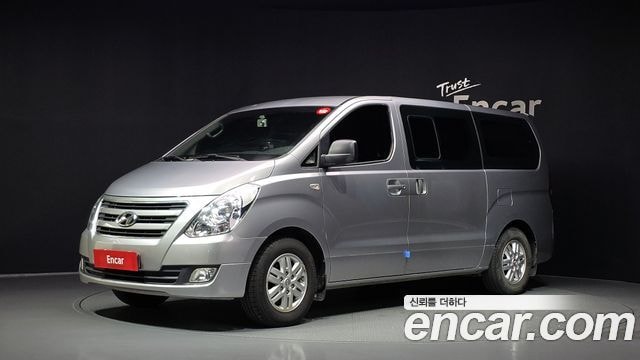 Hyundai Starex 11-Sitzer Kombi Modern