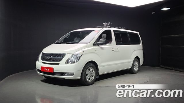 Hyundai Starex 12-Sitzer Kombi CVX Premium