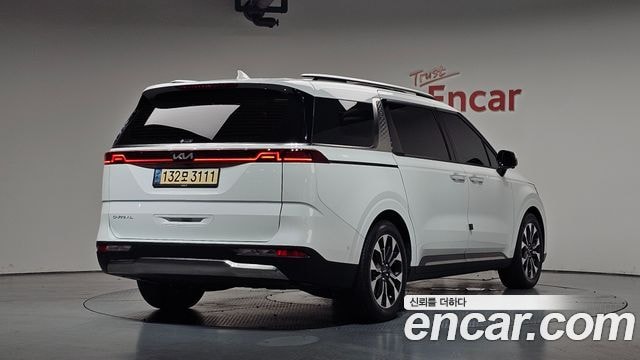 Kia Canival Gasoline 7-Seater Signature