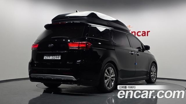 Kia Canival 9-Seater High Limousine Prestige