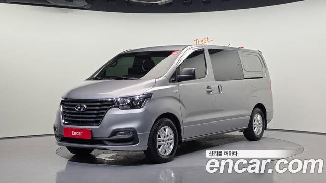 Hyundai Starex Van 5-Sitzer Modern