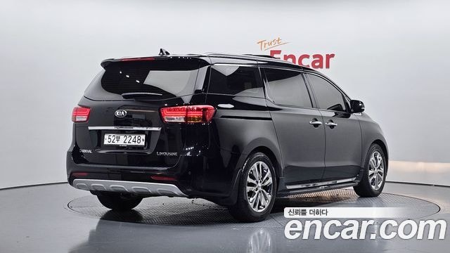 Kia Carnival 7-Sitzer Limousine President