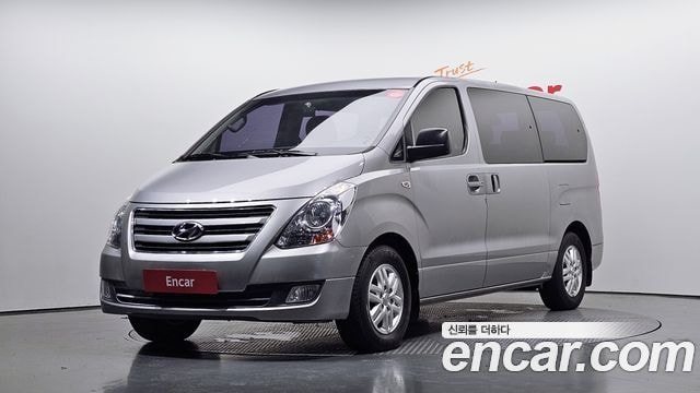 Hyundai Starex 12-Sitzer Kombi Smart