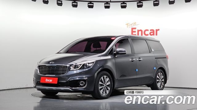 Kia Canival 9-Seater Luxury