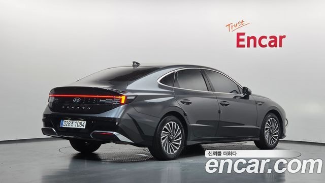 Hyundai Sonata Exclusive