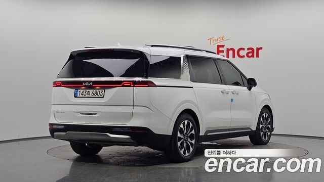 Kia Canival Gasoline 7-Seater Signature
