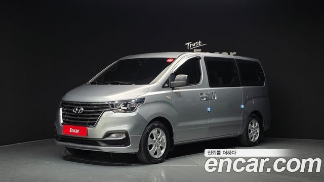 Hyundai Starex Kombi 12-Sitzer Smart