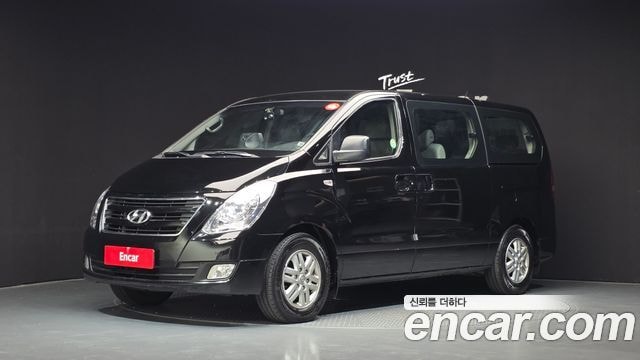 Hyundai Starex 12-Sitzer Kombi Smart